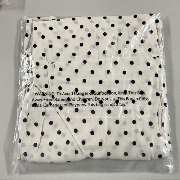 Women's Balloon Short Sleeve Mini Wrap Dress - Picture 8 of 11